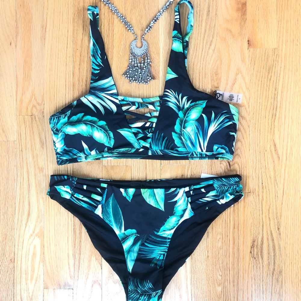 NWT Tini Bikini swimsuit 👙 REVERSIBLE